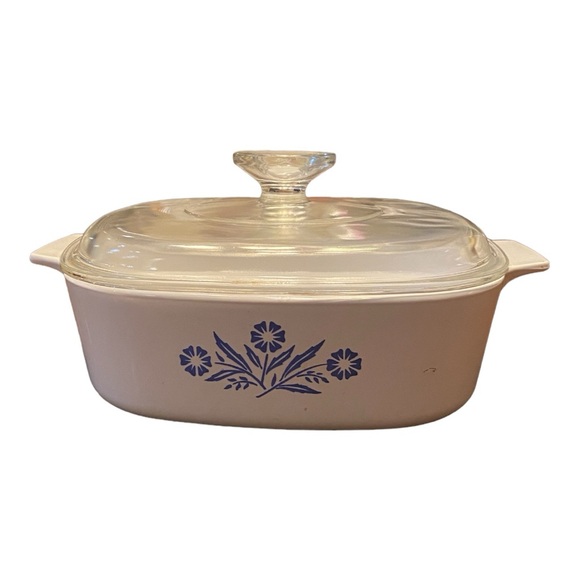 Vintage Corningware casserole dish with lid. Cornflower blue, 2 quart EUC - Picture 2 of 6